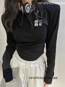 Miui Miui Top Luxury Women's Knits Tees Designers nya känsla av avancerad långärmad basskjorta bär broderedadautumn vinterblus ull hoodie sköldpadda hals tröjor