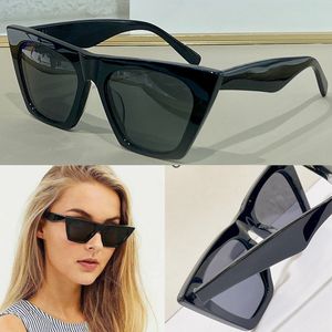 New Wave Women Solglasögon Summer Cat Eye Style 41468 Anti UV Retro Sunshade Lens Plate Square Full Frame Seaside Holiday Glasses Original Box Storlek 51-18-150