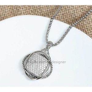 Box Chain Designer Luxury Necklaces Dy Full Cubic Zirconia Pendant Necklace Iced Out Entwined Loops Design Personalized for Women Jewelry Accessories