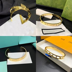 Smyckesdesigner manschett armband kvinnor armband män märke sier guld pläterad rostfritt stål mode gåva grossistarmband y23456