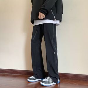 Calças de trabalho de rua retrô estilo americano, calças casuais masculinas de tubo reto de perna larga, calças de carga pretas funcionais com zíper de pelúcia e espessadas