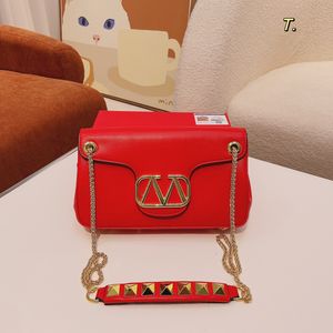 2023 Designer di alta qualità Crossbody Fashion Womens Borse a tracolla Luxurys Tote Bags con borse a catena per i regali di Natale