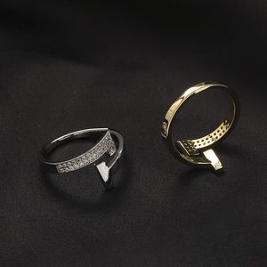 Justerbar set vigselring designer varumärke smycken gåva ring 18k guld pläterad vårflickor bröllopsfest diamantring designer rostfritt stål smycken grossist