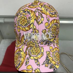 Designer V Luxus Hüte Beanie Floral Schwarz Gold Rosa Herren und Damen Beanie Caps Hochwertige Winter Outdoor Sports Beanie Hüte Casquette Weihnachten Neujahr