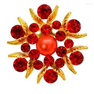 Broşlar 2023 Kırmızı Kristal Rhinestone Kek Çiçek Broş Buket Düğün Strass Elbise İnci Broches X0873