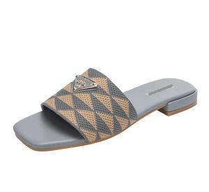 High-end broderade tyg tofflor Black Beige Multicolor Brodery Mules Womens Home Flip Flops Casual Sandaler Läder Flat Slide Rubber Factory Outlet