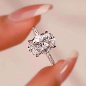 Designer Ring Yuying Custom 18K White Gold D Oval Cut Moissanite Women's Jewelry Wedding Ring förlovningsring 5849