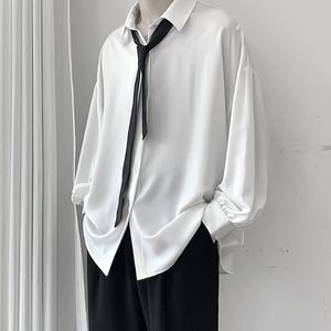 Svarta långärmade skjortor män koreanska bekväma blusar Casual Lös enkelknäppt skjorta med slips