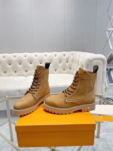 2024 럭셔리 디자이너 Beaubourg Ankle Boots 여자 신발 신발 신발 여자 실크 소 가죽 가죽 하이 탑 여성 플랫 겨울 부츠 크기 35-42