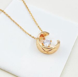 Collana solitaria scozzese con diamanti americani di qualità Collana semplice con diamanti brillanti a tre colori rosso netto