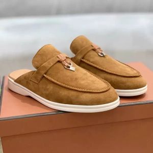 Designer Uomo Scarpe Charms di lusso Ciabatta da passeggio di alta qualità Mocassini casual da donna Ciabatte con plateau classiche Scarpe da passeggio in pelle scamosciata con fibbia Scivoli all'aperto