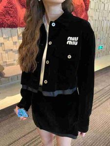 Women's Tracksuits designer Swan Velvet Black Set for 23 Spring/Summer New Product Sticker Embroidery Letter Lapel Coat Half Skirt Two Piece E6SJ