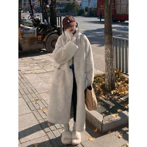 2023 LUSKA LAPEL WOLETEN PLAT Kobietowy jesień i zimowy płaszcz jagnięcy futra żeńska imitacja królika pluszowa koreańska wersja koreańska