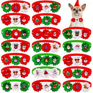 ملابس الكلاب 50/100pcs لإمدادات عيد الميلاد الأزياء اللطيفة القوس ربطة عنق زهرة طوق القوات الصغيرة القلادة