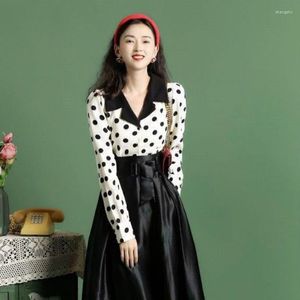 Arbeitskleider Französisch Vintage Polka Dot Shirt Zweiteiliges Set Bluse 2023 Herbst Hepburn Style Hoch taillierter A-Linienrock Anzug für Frauen