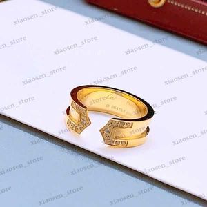 Band Rings Love Ring için Kadın Tasarımcı Diamond Gold Kaplamalı 18K Kalite Resmi Repsiyonlar Klasik Stil Moda Lüks Takı R230414