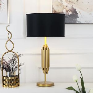 Tischlampen Postmoderne amerikanische Retro-Metallstoffschirm-LED-Lampe Wohnzimmer-Wohnkultur-Stehlicht-Arbeitszimmer-Schlafzimmer-Nachttisch