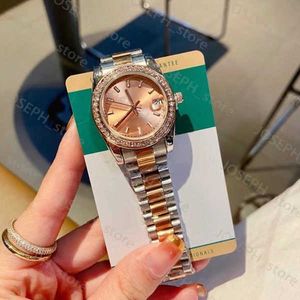 Outros relógios Designer de luxo Mulheres relógios Top Brand Diamond Gold Watch Band Aço Anterior Banda de Quartz Avanadores de Wrist For Ladies Girl Valentine's Present J230407