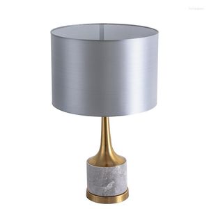 Lampade da tavolo Lampada da comodino moderna con lampadina a LED E27 con paralume per camera da letto Soggiorno Loft Ufficio personale Arte minimalista decorativa