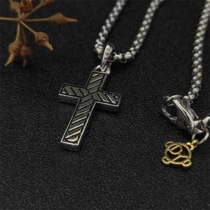 Men boxkedjedesignerstjärna lyxiga halsband Sterling Sword Collection Classic Gemstone Cross Six och Women Par Halsbandsmycken