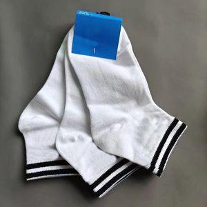 Mens socks Women Cotton All-match classic Ankle Letter Breathable black and white Football basketball Sports Sock