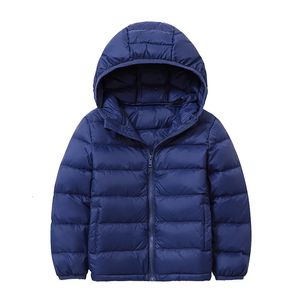 Płaszcz Down 2-16 lat Chłopcy Zime wiatroodporne kurtki Ultralight Children uchyla się w dół płaszcze z kapturem dzieci puffer kurtki z piór