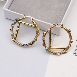 Semplici orecchini a cerchio placcati oro 18 carati Designer di marca di lusso Lettere Stud Donne famose geometriche Strass di cristallo colorato Orecchino di perla Festa di nozze Jewerlry