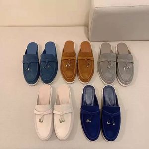 Designer loafers kvinnor klär skor lyxiga sommar charms gå mockasin mocka kalvskinn platt häl mandel form tår eu35-47 med låda bröllop avslappnad