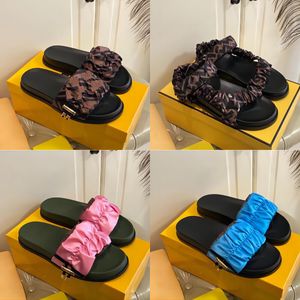 Kvinnor Luxurys berömda designers Sandaler tofflor Fashion Summer Girls Sandale Beach Womens Sandal Slides Flip Flops Shoes 35-42 med låda