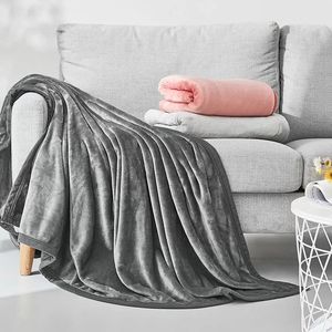 Filtar Vuxen fleece filt för sängstitch täcke fast färg och sängöverdrag mjuk kvalitetsbekämpning täcker soffa hem 231113