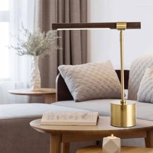 Bordslampor Linjär trä LED -uppgift Ljusdesigner Vintage Deco Lamp Luxury Bedroom Bedside Home Decoration Living Room Study