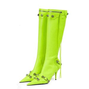 Туфли женские, длинные сапоги на тонком высоком каблуке с острым носком, модные сапоги выше колена, европейские и американские вечерние сапоги, размер 231113