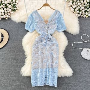 Verão de luxo estilo celebridade vestido com decote em v com bolha diamante manga curta cintura alta magro super imortal bordado vestido de renda