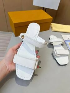 2023 New Women 's Sandals 고품질 여성 슬리퍼 크리스탈 송아지 가죽 캐주얼 신발 퀼트 플랫폼 여름 해변 슬리퍼