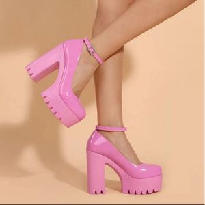 Платье обуви коренастые каблуки на лодыжке насосы сладкая платформа розовая квадратная каблука Женская высокая каблуковая туфли платформы Spring Женская обувь 230413