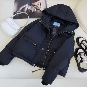 Piumino da donna di design Capispalla corto invernale Cappotti Classico triangolare Trend caldo Parka con cappuccio Piumini di alta qualità SML