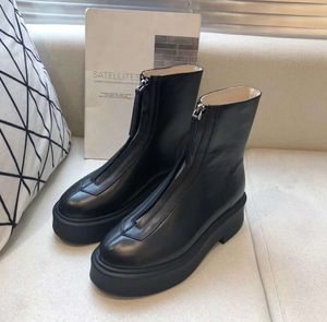 A fileira de couro liso tornozelo Chelsea Boots plataforma zíper deslizamento no dedo do pé redondo à prova d'água salto bloco botas planas botas grossas para mulheres fábrica f MG56 Daily