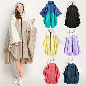 Rainrockar Big Size Women Dreattable Raincoat Lätt regnrock Poncho Ladies Waterproof Cloak Raincoats Vuxna Vindtäkter Regnkläder 230414