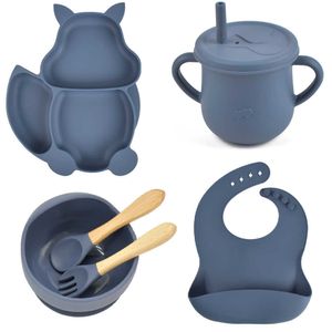 Tazze Piatti Utensili 3/4/5PCS Piatti per bambini con ventosa Stoviglie in silicone Piatti e ciotole per bambini Cucchiaio Forchetta Bavaglino Set di tazze per bambini Stoviglie per l'alimentazione AA230413