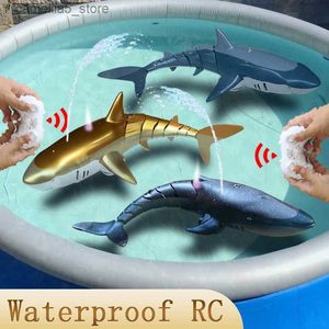 Electric/RC Animals Remote Control Shark Beach Pool Bath Toy For Kids Girls Water Spray RC Whale Simulation Animals Boat Mechanical Fish Robots Q231114