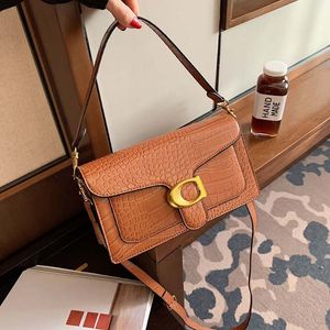 Omuz çantaları bayan tasarımcı çanta lüks crossbody tiger desen omuz çantası orijinal deri kadın moda mektup crossbody çanta flep küçük kare çanta