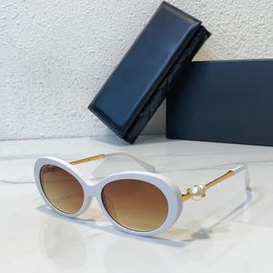 Womens Luxury Sunglasses Fashion Oval Frame Color Changing UV400 Resistant Mirror Circular Metal Pearl Border Sunglasses with box CH5688