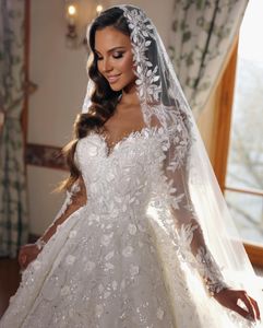 Lyxig långärmad bollklänning bröllopsklänningar spets blommig applicerad pärla långärmad brudklänningar klädnad de äktenskap