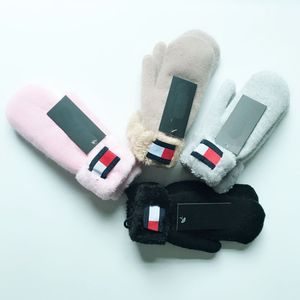 Ciepłe dzianinowe rękawiczki ciepła i rękawiczki, aksamitne rękawiczki, ciepłe i modne rękawice designu