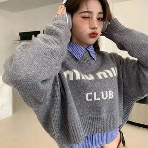 Women's Sweaters Miu Fashion Sweater 2023 Contrast Letter Printing Short Round Neck Long Sleeve Loose for Women 231114