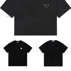 نساء بالإضافة إلى حجم Tshirt Mens Tirt Designer Men Tshirt Man Black Tee Clothes XXL XXXL Tshirts 100 قطن قصير الأكمام مثلث الصدر المحملات