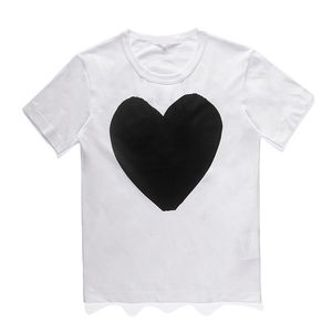 Moda Erkek Gömlek Tasarımcısı Red Heart Women Commes des gömlek rozeti Quanlity Tshirts Pamuk Nakış Kısa Kollu Yaz Top