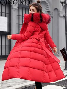 Piumino QING MO Giacca in cotone da donna di media lunghezza 2023 Inverno coreano alla moda Slim Fit ginocchio ispessito Parka ZXF3363 231113