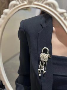 Kadınlar için Tasarımcılar Fransız el dokuması çanta broş küpeler kristal rhinestone seti cazibe inci pimleri unisex engagemen parti hediyesi