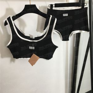 Colete esportivo calcinha conjuntos de roupas íntimas para mulheres designer carta regata shorts roupas de ioga